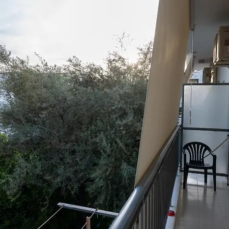 ιlias Apartment *