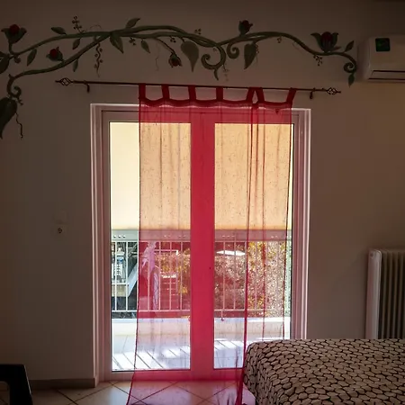 ιlias Apartment *