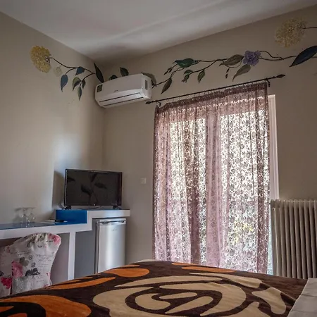 ιlias Apartment *